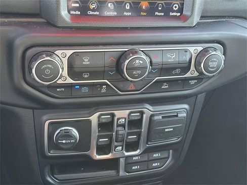 Used 2023 Jeep Wrangler Unlimited Sahara image 22