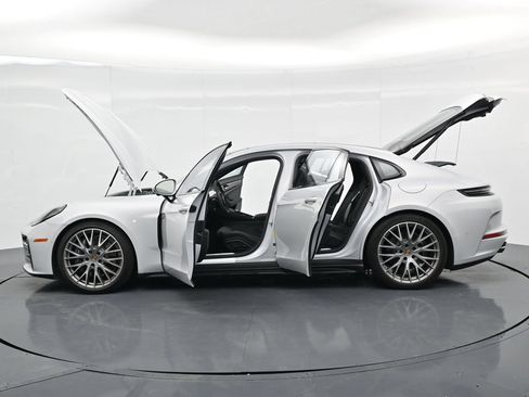 Certified 2025 Porsche Panamera 4 E-Hybrid AWD/4WD image 28