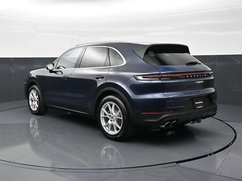 Certified 2025 Porsche Cayenne AWD/4WD image 3