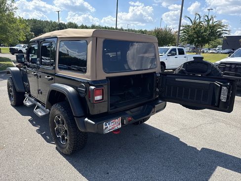Used 2023 Jeep Wrangler Unlimited Rubicon AWD/4WD image 18