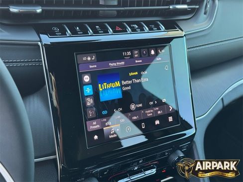 New 2025 Jeep Grand Cherokee Laredo image 24