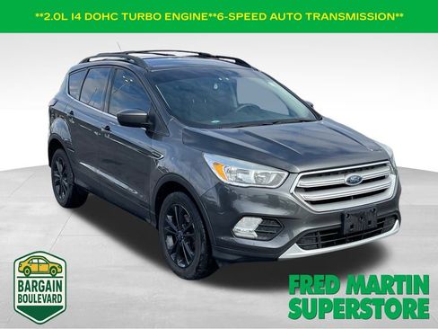 Used 2018 Ford Escape SE image 1