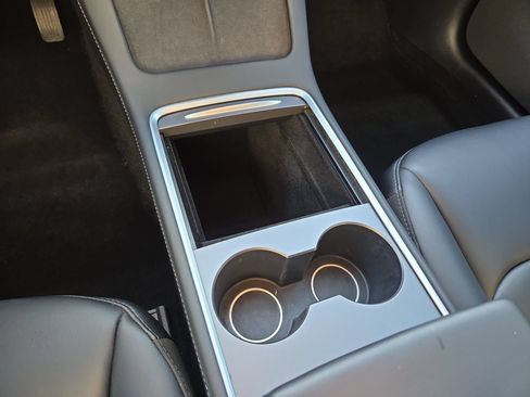 Used 2022 Tesla Model 3 Long Range AWD/4WD image 22