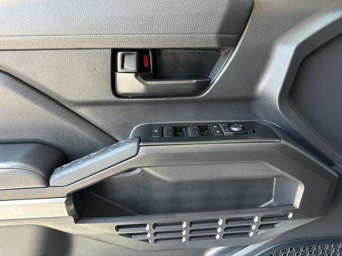 Used 2024 Toyota Tacoma SR5 AWD/4WD image 11