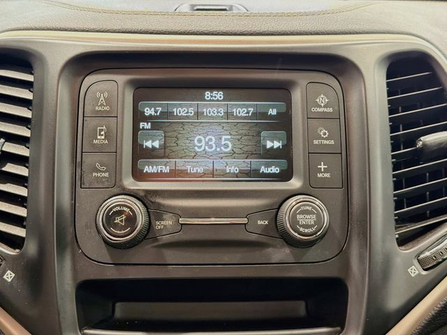 Used 2017 Jeep Cherokee Sport FWD image 11