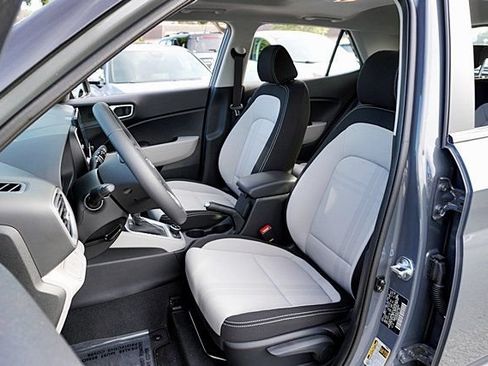 Used 2026 Hyundai Venue SEL FWD image 15