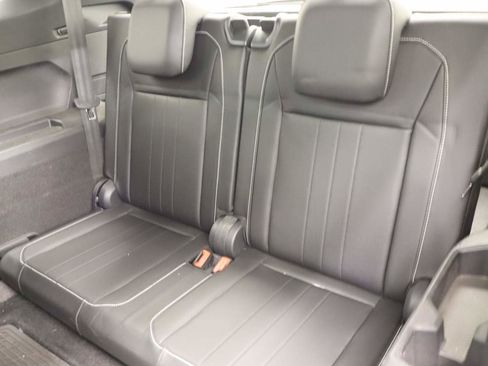 Used 2024 Volkswagen Tiguan SE R-Line image 15