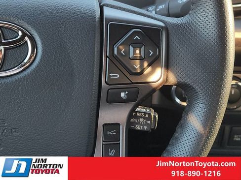 Used 2020 Toyota Tacoma TRD Off-Road image 30