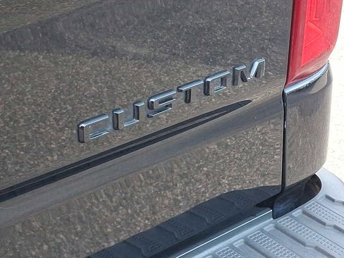 Used 2021 Chevrolet Silverado 1500 Custom Trail Boss w/ Midnight Edition image 30
