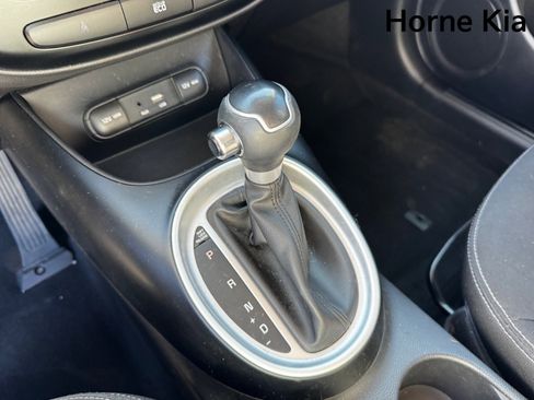 Used 2016 Kia Soul image 23