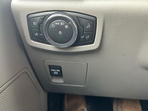 Used 2015 Ford F150 XLT AWD/4WD image 26