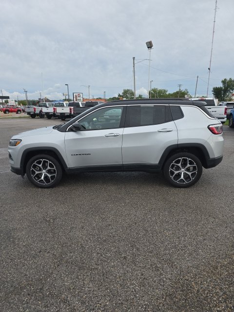 Used 2024 Jeep Compass Limited AWD/4WD image 6