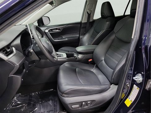 Certified 2023 Toyota RAV4 XLE Premium image 10