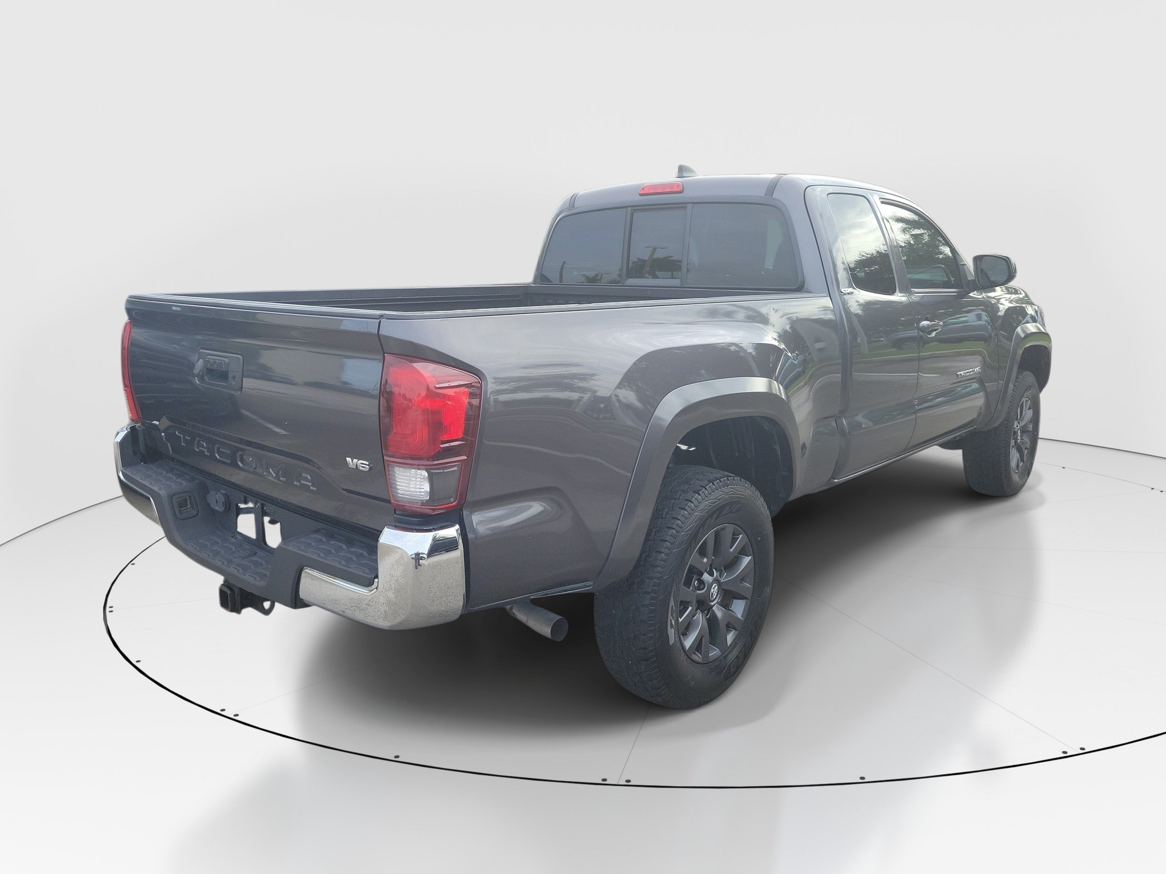 Used 2022 Toyota Tacoma SR5 RWD image 6