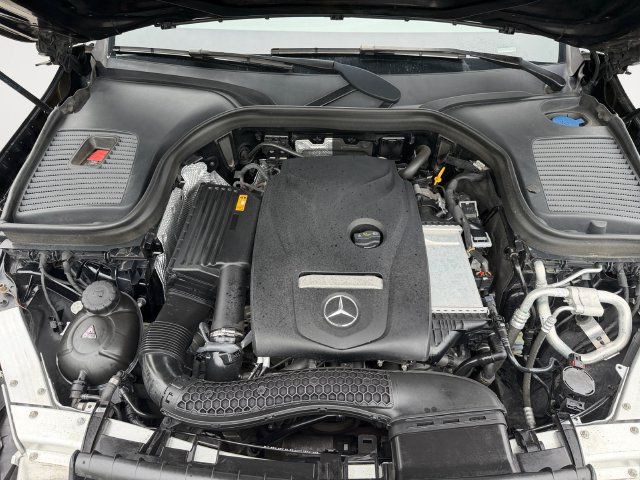 Used 2018 Mercedes-Benz GLC 300 4MATIC image 34