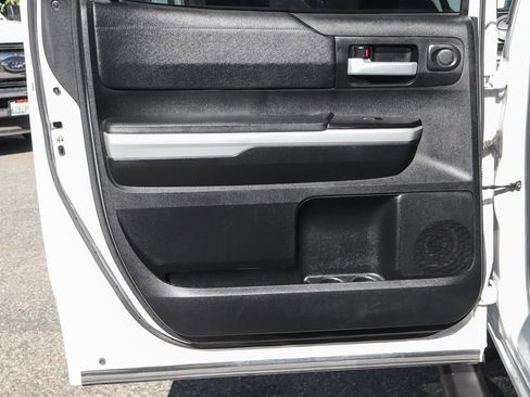 Used 2018 Toyota Tundra SR5 w/ SR5 Upgrade Package image 30