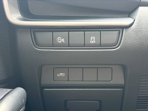 Used 2024 MAZDA MAZDA3 s image 34