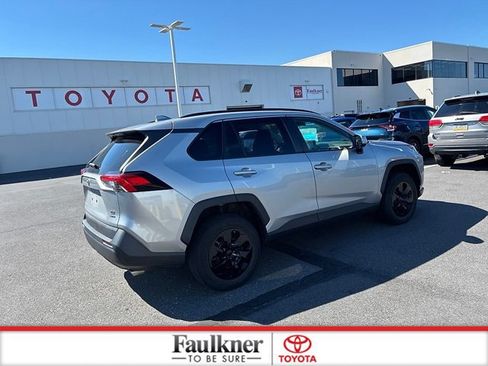 Used 2020 Toyota RAV4 LE w/ All Weather Liner Package AWD/4WD image 8
