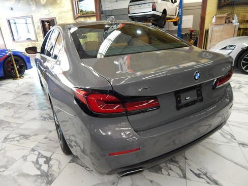Used 2022 BMW 530i xDrive image 9
