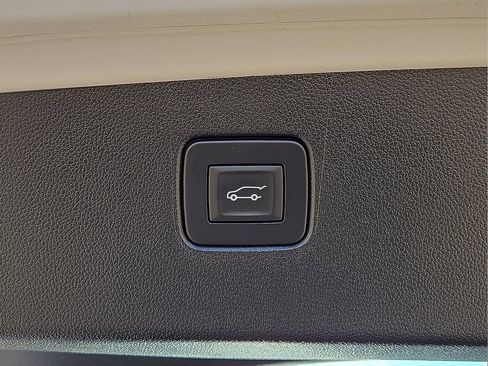 Used 2025 Buick Envista Preferred w/ Convenience II Package image 14