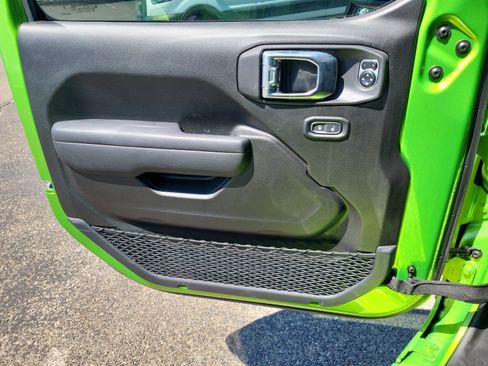 New 2025 Jeep Gladiator Willys image 13