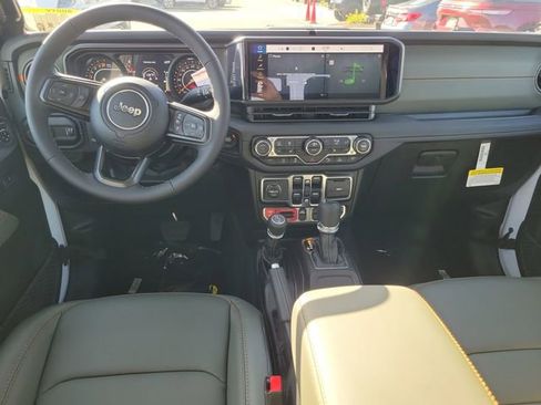 New 2026 Jeep Gladiator Mojave image 7