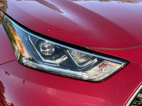 Used 2023 Toyota Highlander Limited image 45