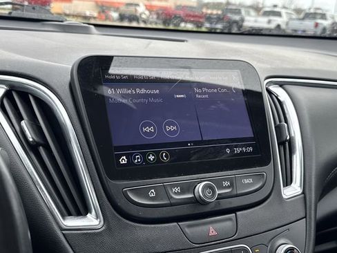 Used 2019 Chevrolet Malibu LT w/ Leather Package image 18