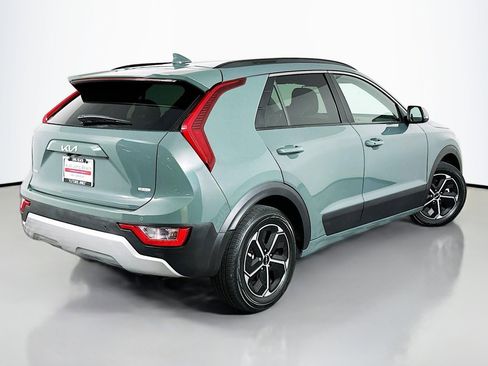 Used 2023 Kia Niro EX FWD image 14