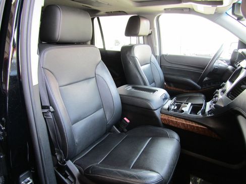 Used 2017 Chevrolet Tahoe Premier RWD image 13