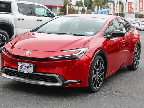New 2026 Toyota Prius Plug-In Hybrid FWD image 3