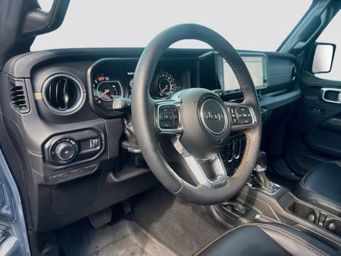 Used 2024 Jeep Wrangler Unlimited Sahara w/ Technology Group AWD/4WD image 10