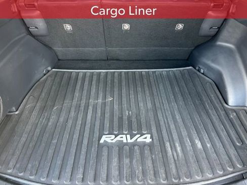 Used 2020 Toyota RAV4 XLE Premium FWD image 20
