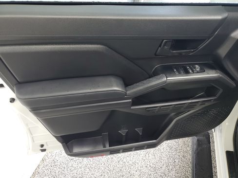 Certified 2025 Toyota Tacoma SR AWD/4WD image 20