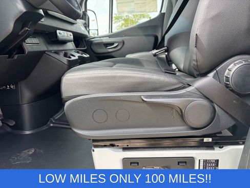 Used 2025 Mercedes-Benz Sprinter 2500 image 20