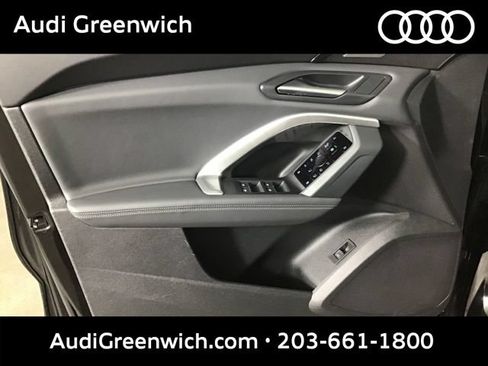 Used 2025 Audi Q5 Premium Plus w/ Premium Plus AWD/4WD image 11