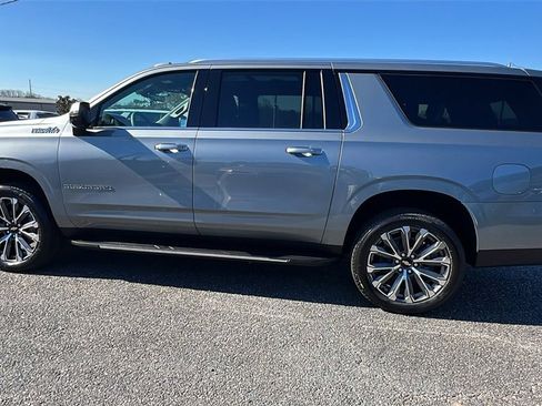 New 2026 Chevrolet Suburban High Country w/ Sun And Tow Package image 8