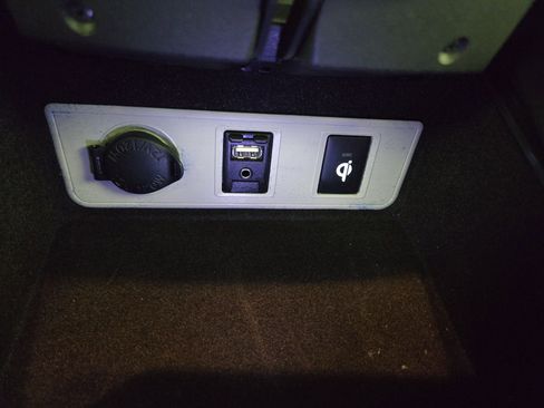 Used 2016 Toyota Avalon Limited image 28