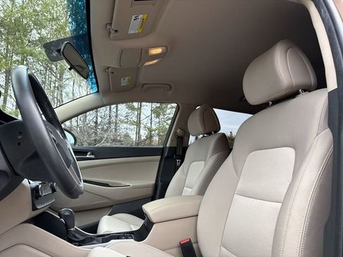 Used 2017 Hyundai Tucson Sport image 16