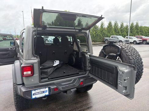 Used 2023 Jeep Wrangler Unlimited Sport AWD/4WD image 24