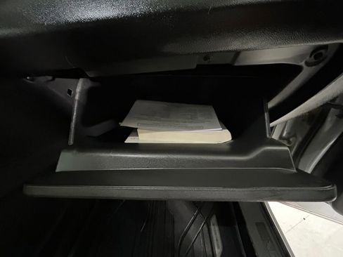 Used 2021 Chevrolet Equinox LT image 28