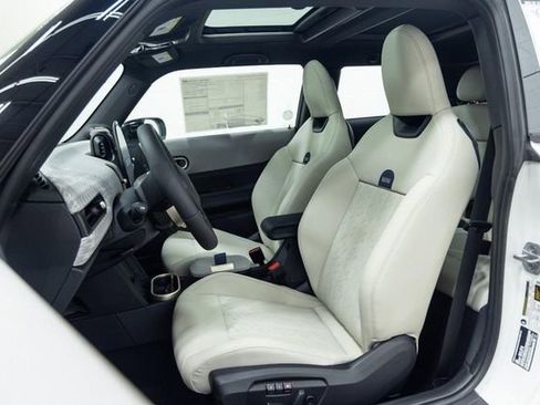 Used 2025 MINI Cooper 2-Door Hardtop image 22