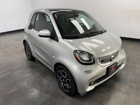Used 2019 smart fortwo electric drive RWD image 8