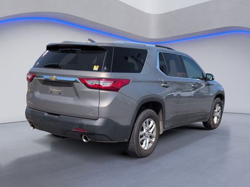 Used 2018 Chevrolet Traverse LT FWD image 3