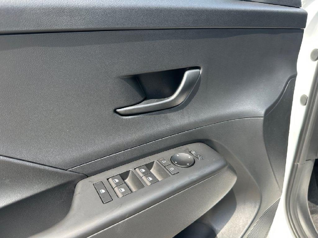New 2027 Hyundai Kona SEL Sport FWD image 10
