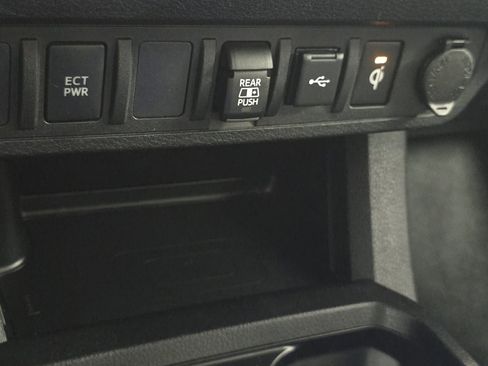 Certified 2023 Toyota Tacoma TRD Off-Road AWD/4WD image 7