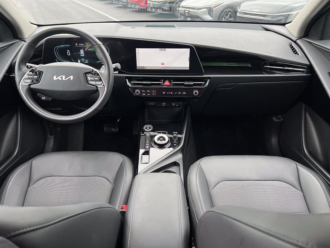 Used 2024 Kia Niro EX w/ EX Cold Weather Package FWD image 32