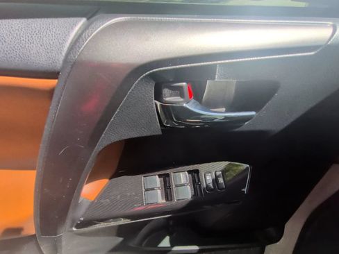 Used 2018 Toyota RAV4 SE w/ Power Extra Value Package FWD image 12