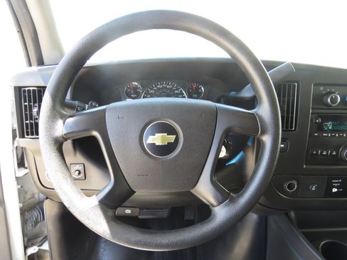 Used 2015 Chevrolet Express 2500 RWD image 11