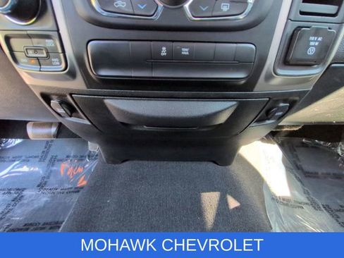 Used 2019 RAM 1500 Classic SLT w/ Luxury Group AWD/4WD image 33